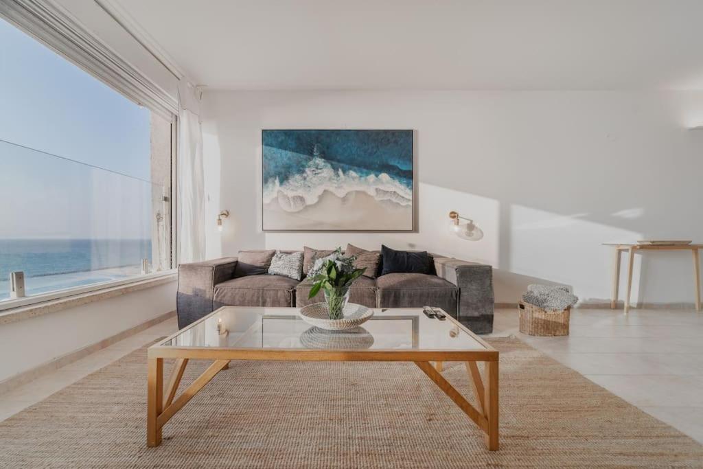 Beachfront Apartment With Breathtaking Sea View Netanya Exterior photo